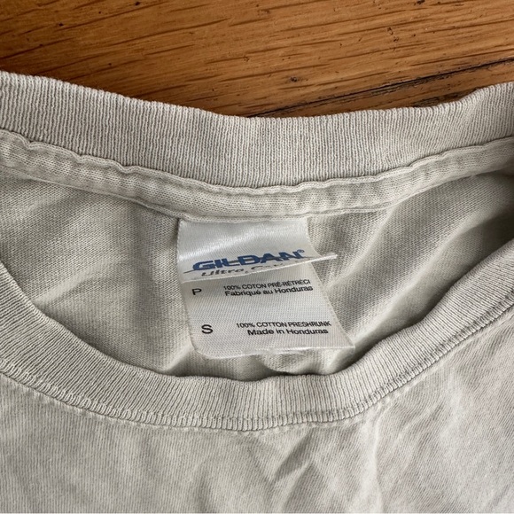 Super soft GILDAN Tee - Urbans - Picture 4 of 6